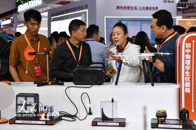第81届中国教育装备展现会在南昌展开