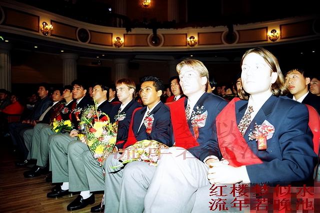 26年前明天大连万达夺冠表彰大会，王健林率队列席，你能认出几个