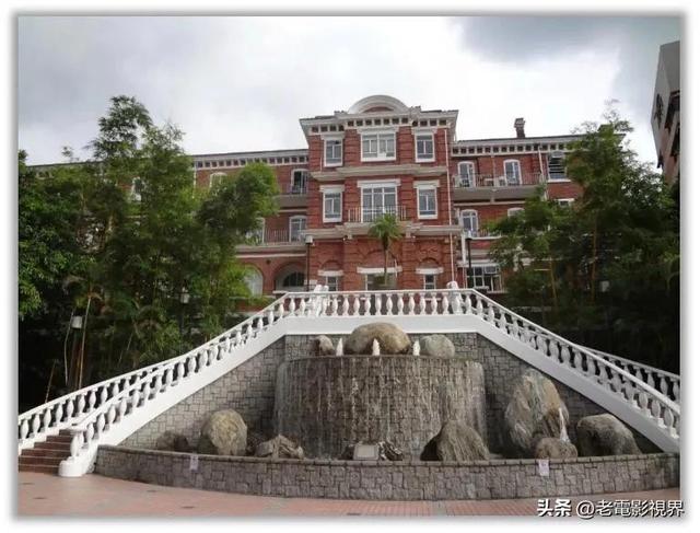 《富豪李嘉诚为什么要在香港大学为亡妻建庄月明楼》-第1张图片-90博客网
