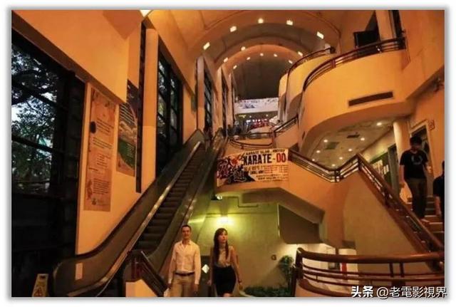 《富豪李嘉诚为什么要在香港大学为亡妻建庄月明楼》-第6张图片-90博客网