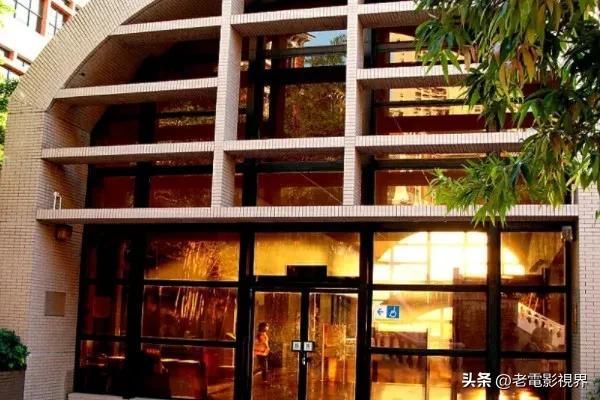 《富豪李嘉诚为什么要在香港大学为亡妻建庄月明楼》-第4张图片-90博客网